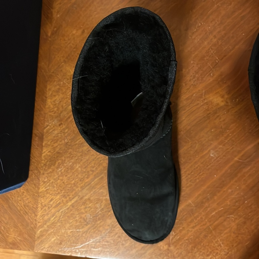 Pre-loved UGG Classic Short Boot - Size 9 in Black - Picture 6 of 14